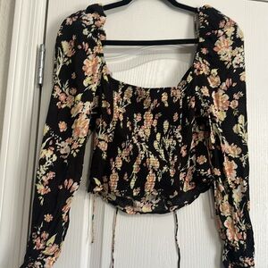 NWT Hilary printed top Floral Black Women's Top size small